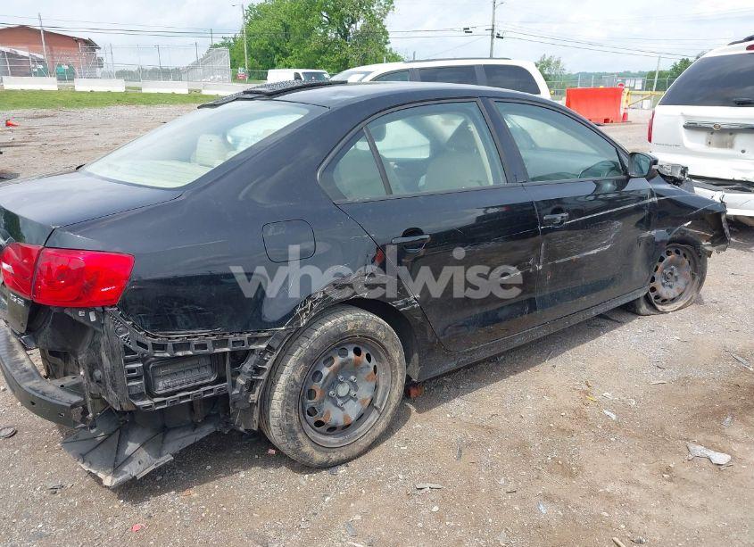 Photo 4 of 2011 Volkswagen Jetta 2.5L SE (VIN 3VWDX7AJ9BM399470)