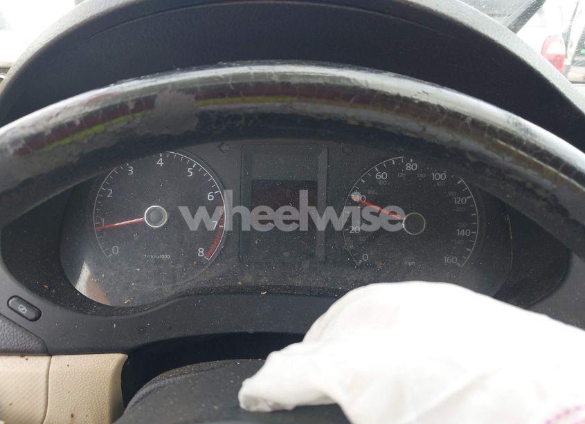 Photo 7 of 2011 Volkswagen Jetta 2.5L SE (VIN 3VWDX7AJ9BM399470)