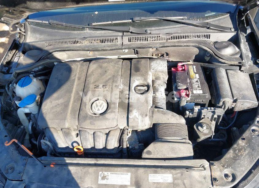 Photo 10 of 2012 Volkswagen Jetta 2.5L SE (VIN 3VWDX7AJ9CM367555)