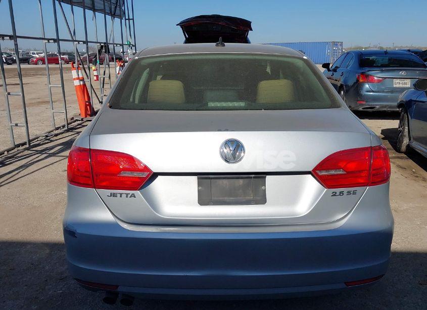 Photo 16 of 2012 Volkswagen Jetta 2.5L SE (VIN 3VWDX7AJ9CM389619)