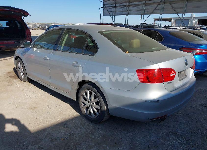 Photo 3 of 2012 Volkswagen Jetta 2.5L SE (VIN 3VWDX7AJ9CM389619)