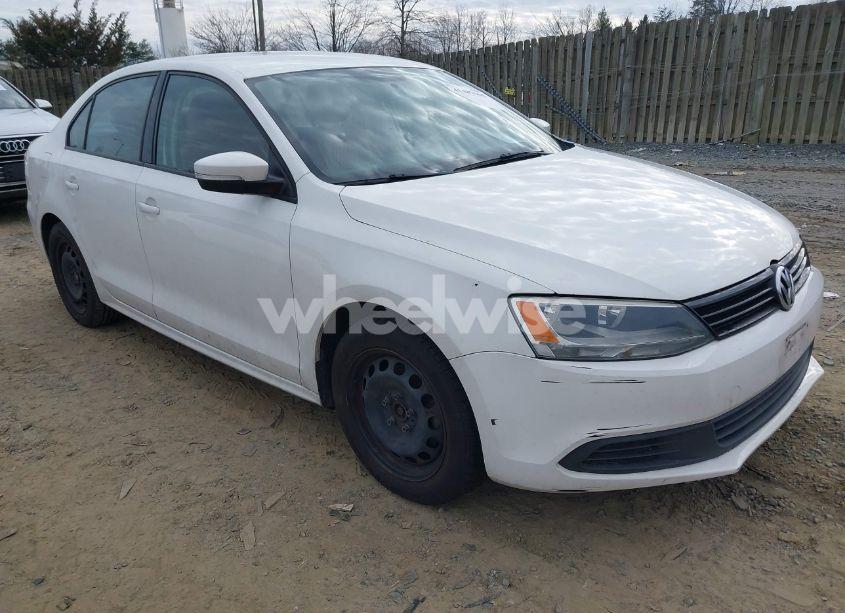 2012 Volkswagen Jetta 2.5L SE (VIN 3VWDX7AJ9CM458423) main photo