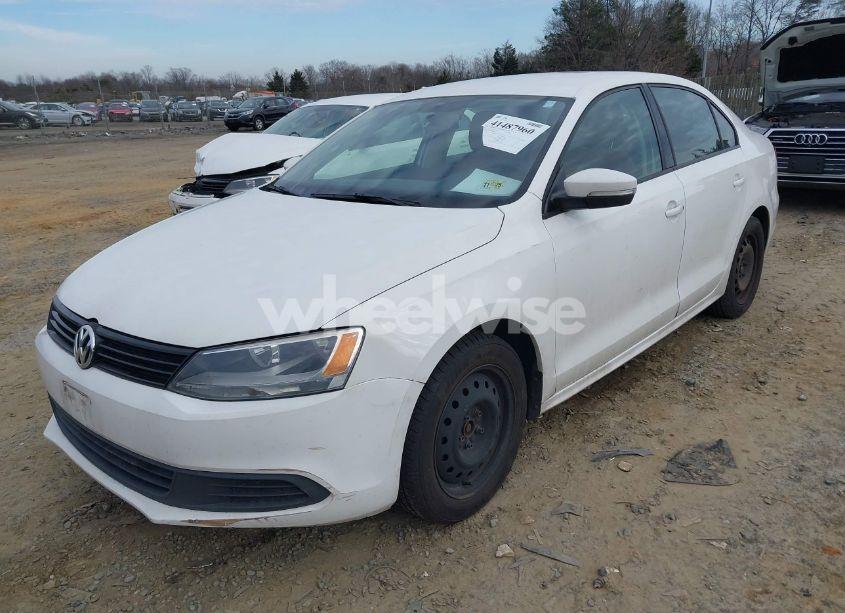 Photo 2 of 2012 Volkswagen Jetta 2.5L SE (VIN 3VWDX7AJ9CM458423)
