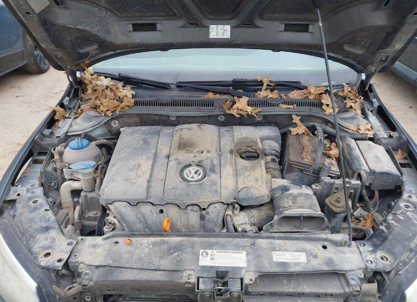 Photo 10 of 2012 Volkswagen Jetta 2.5L SE (VIN 3VWDX7AJ9CM472578)