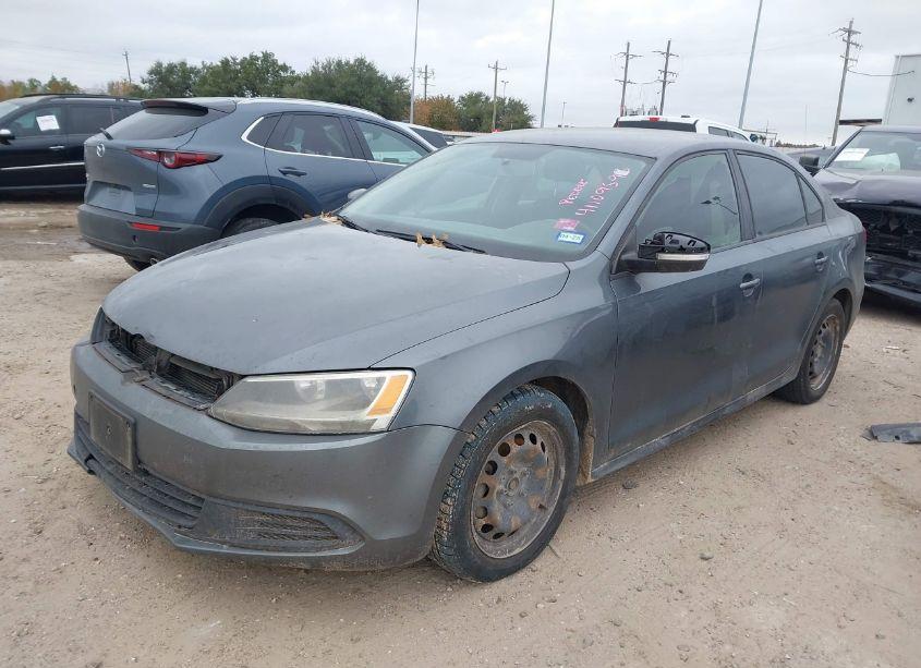 Photo 2 of 2012 Volkswagen Jetta 2.5L SE (VIN 3VWDX7AJ9CM472578)