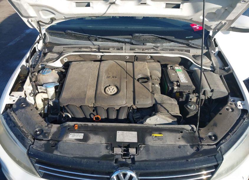 Photo 10 of 2013 Volkswagen Jetta 2.5L SE (VIN 3VWDX7AJ9DM288940)