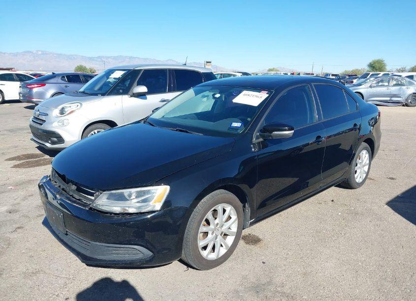 Photo 2 of 2011 Volkswagen Jetta 2.5L SE (VIN 3VWDX7AJXBM006401)
