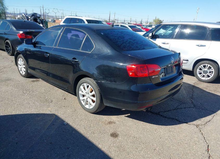 Photo 3 of 2011 Volkswagen Jetta 2.5L SE (VIN 3VWDX7AJXBM006401)