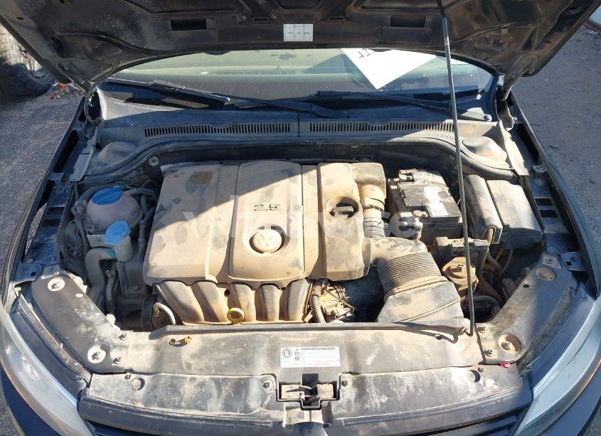 Photo 10 of 2011 Volkswagen Jetta 2.5L SE (VIN 3VWDX7AJXBM314944)