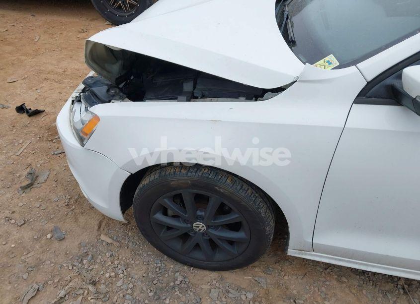 Photo 13 of 2011 Volkswagen Jetta 2.5L SE (VIN 3VWDX7AJXBM337267)