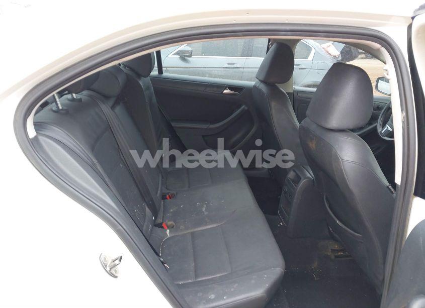 Photo 8 of 2011 Volkswagen Jetta 2.5L SE (VIN 3VWDX7AJXBM337267)