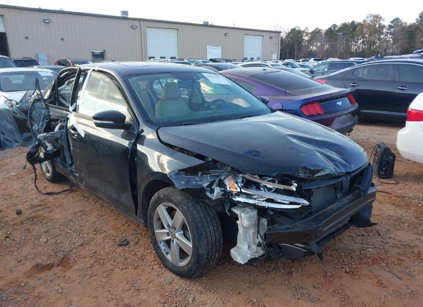 2011 Volkswagen Jetta 2.5L SE (VIN 3VWDX7AJXBM341271) main photo