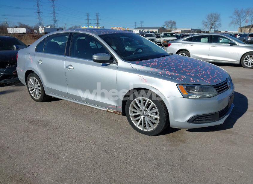 2011 Volkswagen Jetta 2.5L SE (VIN 3VWDX7AJXBM345773) main photo