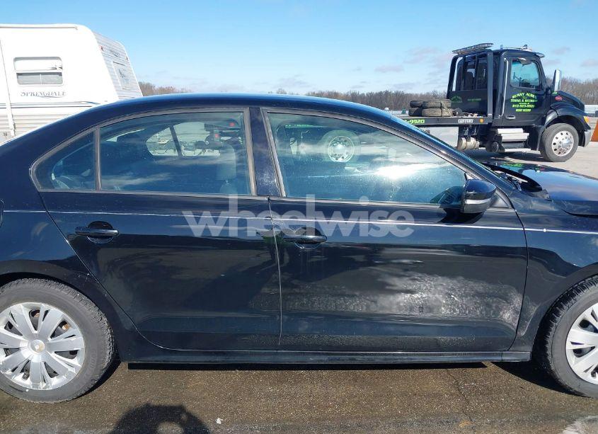 Photo 14 of 2011 Volkswagen Jetta 2.5L SE (VIN 3VWDX7AJXBM348124)