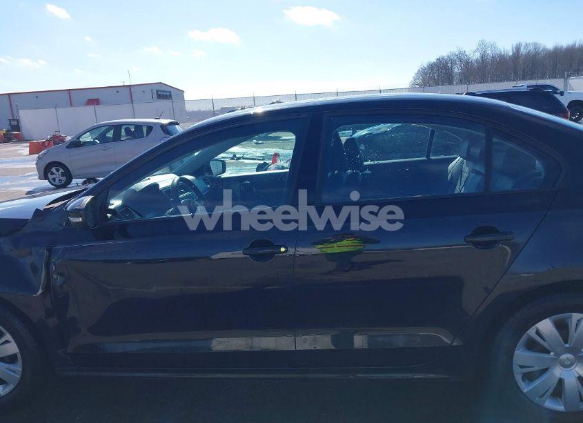 Photo 15 of 2011 Volkswagen Jetta 2.5L SE (VIN 3VWDX7AJXBM348124)