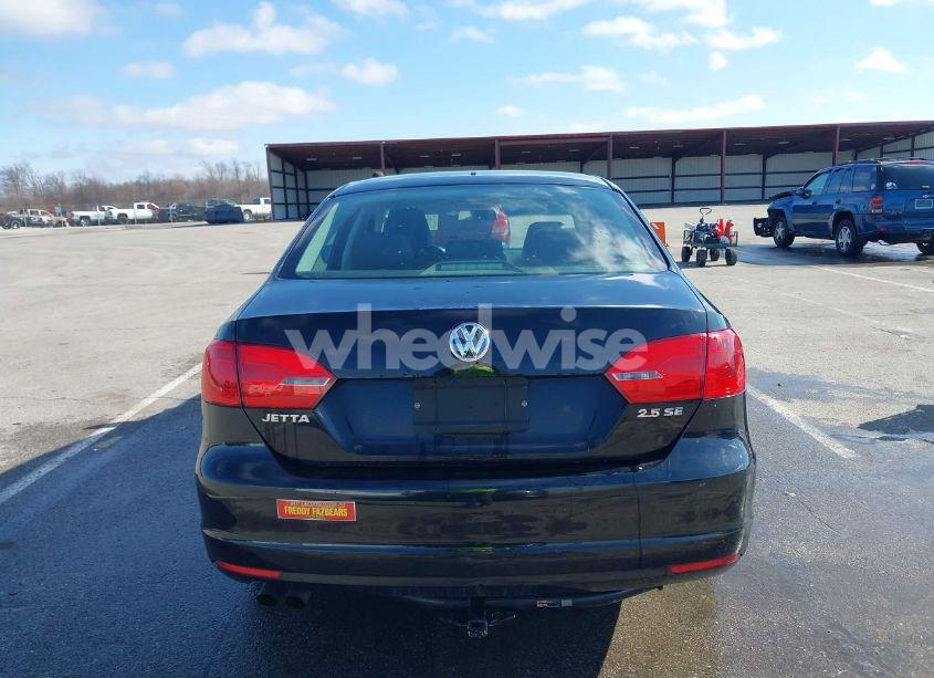 Photo 17 of 2011 Volkswagen Jetta 2.5L SE (VIN 3VWDX7AJXBM348124)