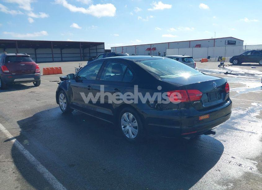 Photo 3 of 2011 Volkswagen Jetta 2.5L SE (VIN 3VWDX7AJXBM348124)