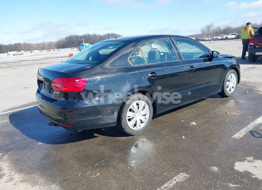 Photo 4 of 2011 Volkswagen Jetta 2.5L SE (VIN 3VWDX7AJXBM348124)