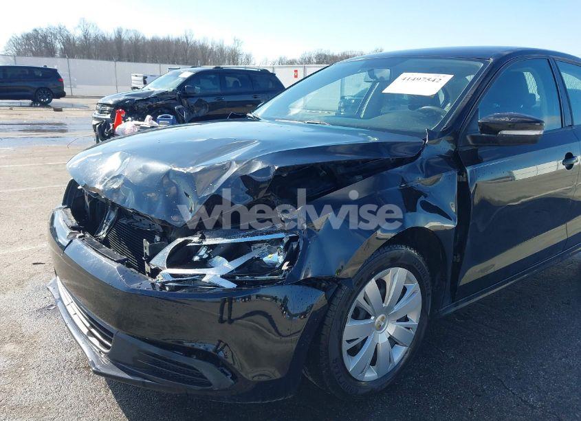 Photo 6 of 2011 Volkswagen Jetta 2.5L SE (VIN 3VWDX7AJXBM348124)
