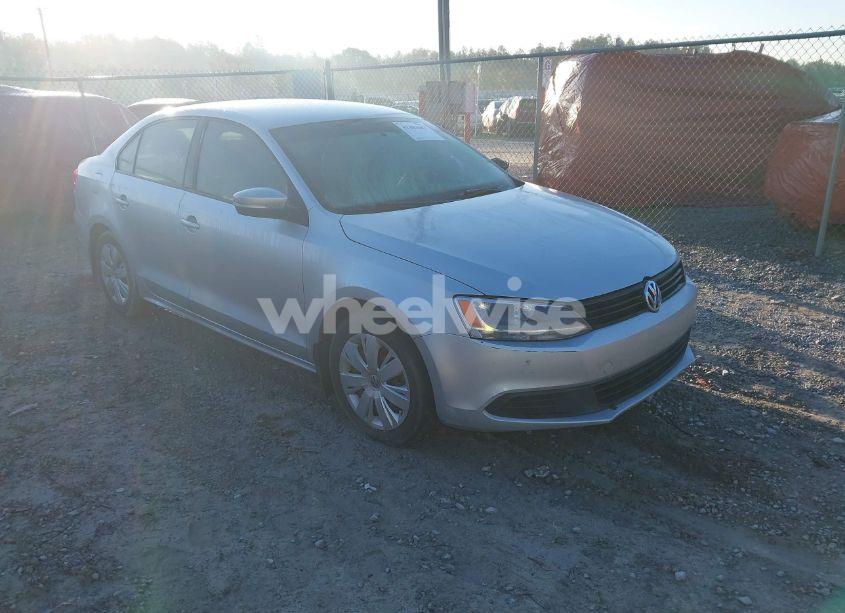 2011 Volkswagen Jetta 2.5L SE (VIN 3VWDX7AJXBM399381) main photo