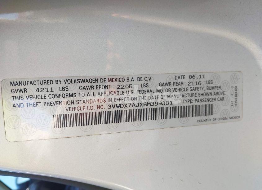 Photo 9 of 2011 Volkswagen Jetta 2.5L SE (VIN 3VWDX7AJXBM399381)