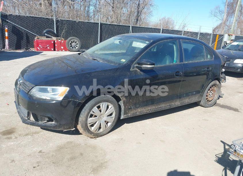 Photo 2 of 2012 Volkswagen Jetta 2.5L SE (VIN 3VWDX7AJXCM073243)