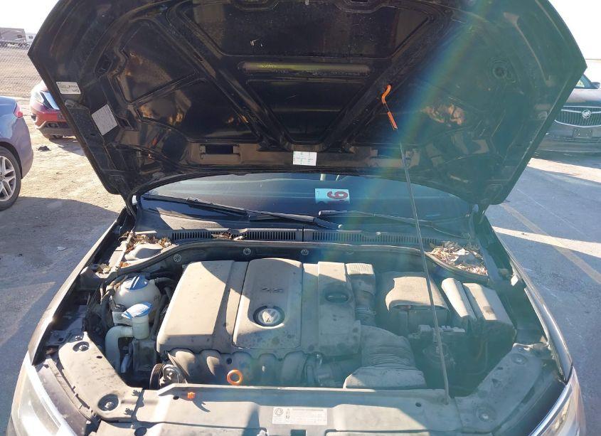 Photo 10 of 2012 Volkswagen Jetta 2.5L SE (VIN 3VWDX7AJXCM309969)