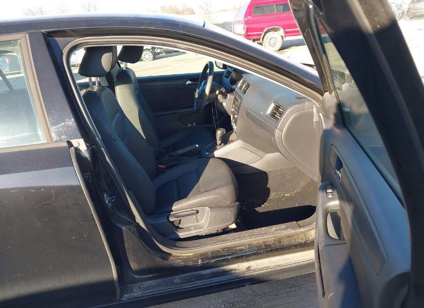 Photo 5 of 2012 Volkswagen Jetta 2.5L SE (VIN 3VWDX7AJXCM309969)