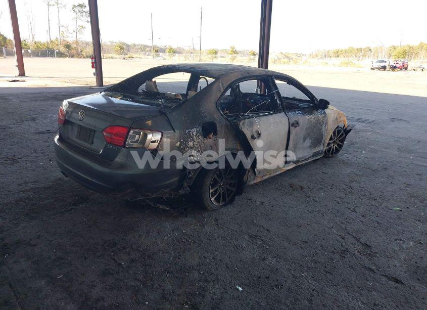 Photo 4 of 2012 Volkswagen Jetta 2.5L SE (VIN 3VWDX7AJXCM336721)