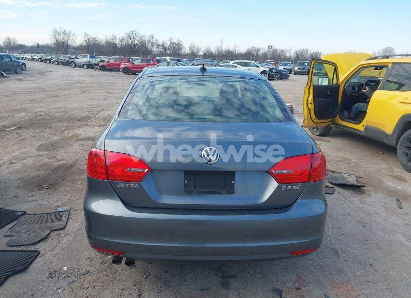 Photo 16 of 2012 Volkswagen Jetta 2.5L SE (VIN 3VWDX7AJXCM358671)