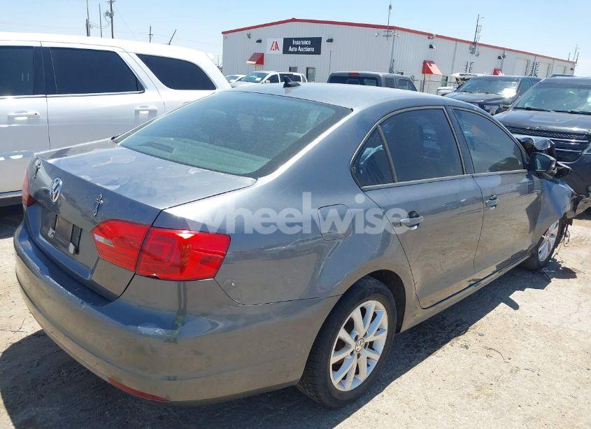 Photo 4 of 2012 Volkswagen Jetta 2.5L SE (VIN 3VWDX7AJXCM411370)