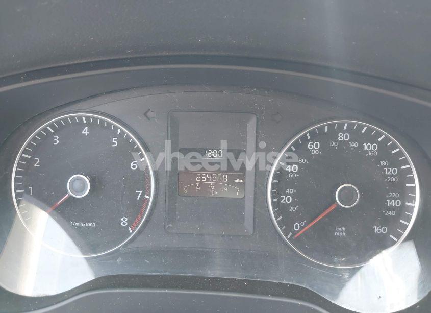 Photo 7 of 2012 Volkswagen Jetta 2.5L SE (VIN 3VWDX7AJXCM411370)