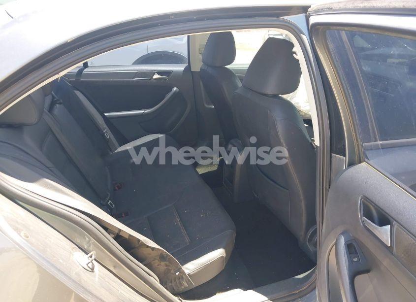 Photo 8 of 2012 Volkswagen Jetta 2.5L SE (VIN 3VWDX7AJXCM411370)