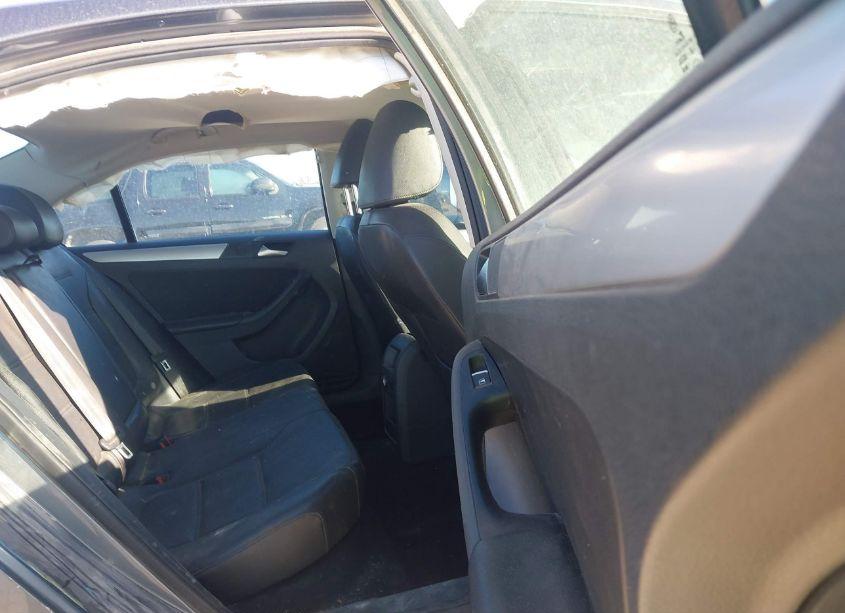 Photo 8 of 2013 Volkswagen Jetta 2.5L SE (VIN 3VWDX7AJXDM311402)
