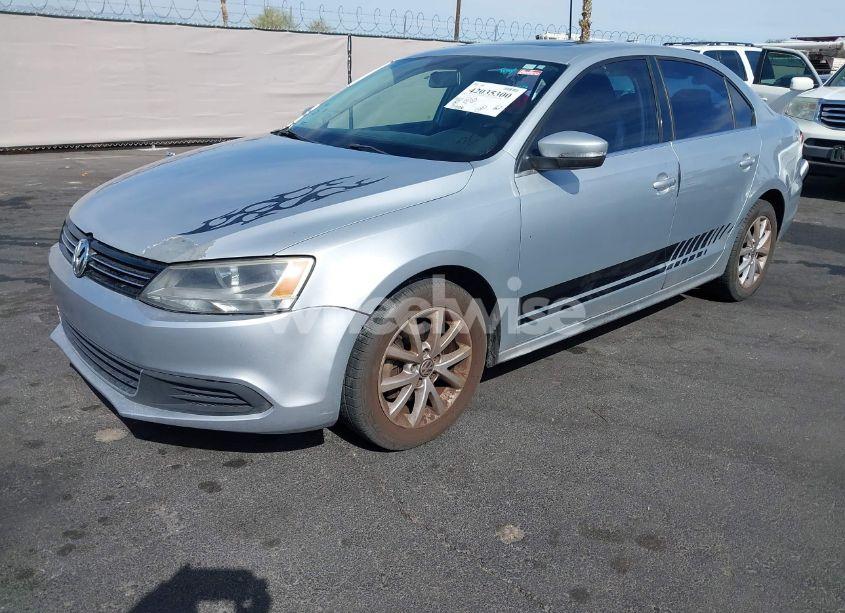 Photo 2 of 2013 Volkswagen Jetta 2.5L SE (VIN 3VWDX7AJXDM362477)