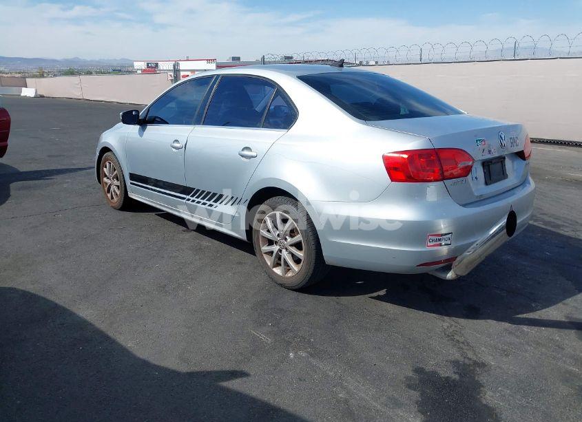 Photo 3 of 2013 Volkswagen Jetta 2.5L SE (VIN 3VWDX7AJXDM362477)