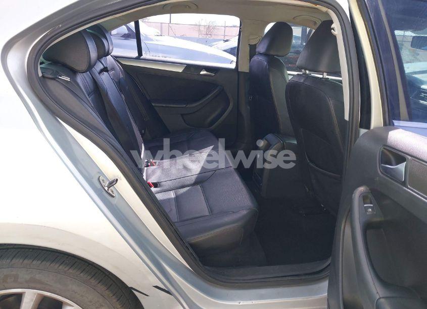 Photo 8 of 2013 Volkswagen Jetta 2.5L SE (VIN 3VWDX7AJXDM362477)