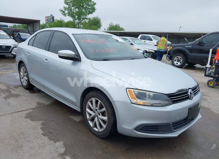 2013 Volkswagen Jetta 2.5L SE (VIN 3VWDX7AJXDM373706) main photo