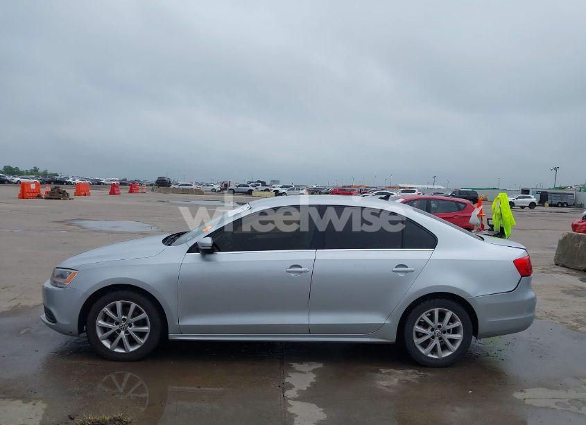 Photo 14 of 2013 Volkswagen Jetta 2.5L SE (VIN 3VWDX7AJXDM373706)