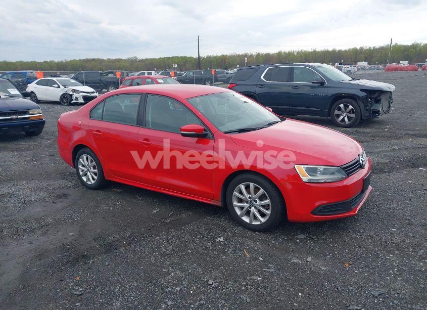 2011 Volkswagen Jetta 2.5L SE (VIN 3VWDZ7AJ0BM061238) main photo