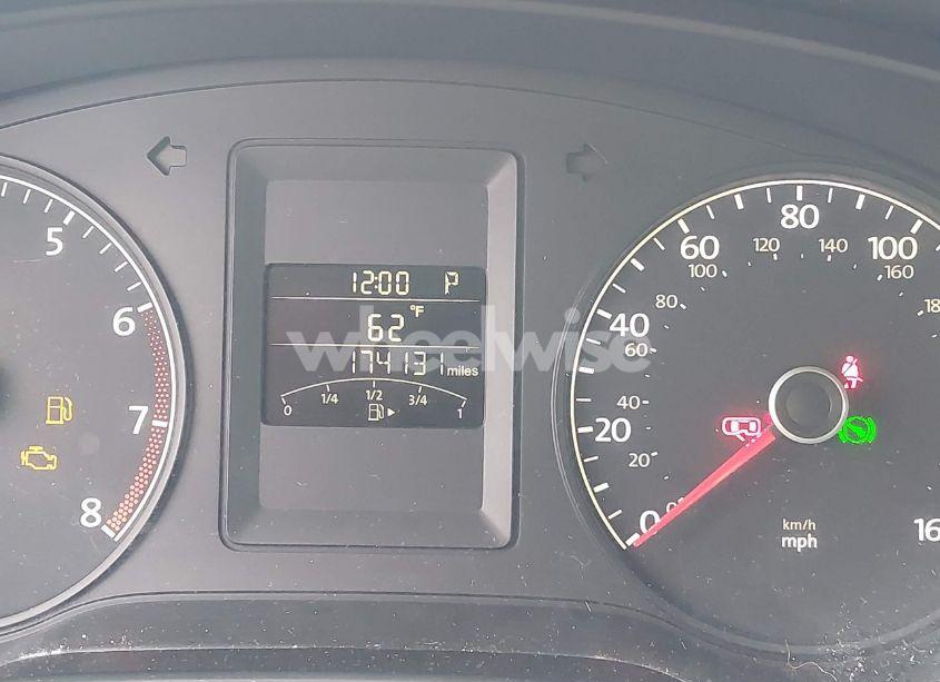 Photo 7 of 2011 Volkswagen Jetta 2.5L SE (VIN 3VWDZ7AJ0BM061238)