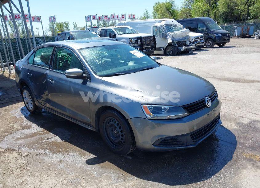 2011 Volkswagen Jetta 2.5L SE (VIN 3VWDZ7AJ0BM306023) main photo