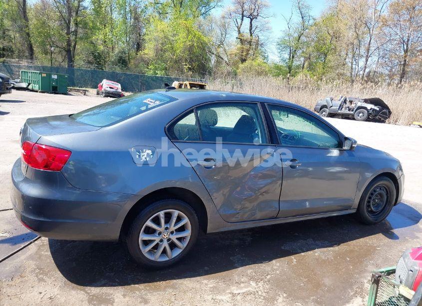 Photo 13 of 2011 Volkswagen Jetta 2.5L SE (VIN 3VWDZ7AJ0BM306023)