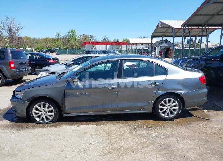 Photo 14 of 2011 Volkswagen Jetta 2.5L SE (VIN 3VWDZ7AJ0BM306023)