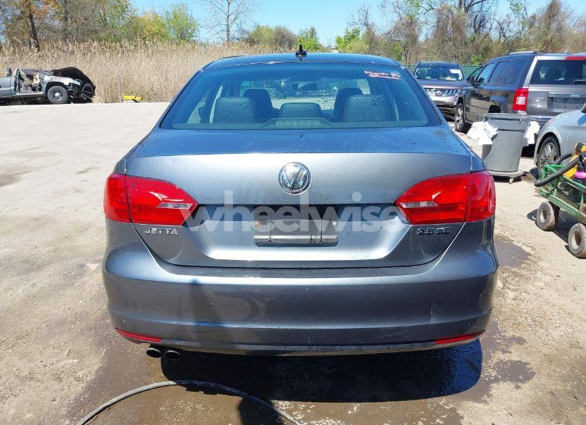 Photo 16 of 2011 Volkswagen Jetta 2.5L SE (VIN 3VWDZ7AJ0BM306023)