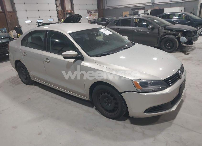 2011 Volkswagen Jetta 2.5L SE (VIN 3VWDZ7AJ0BM321296) main photo