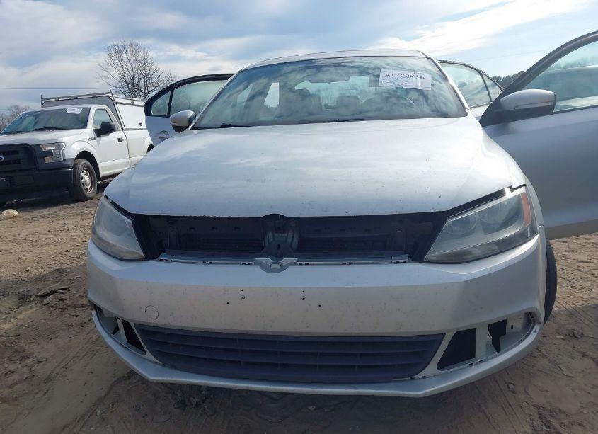 Photo 6 of 2011 Volkswagen Jetta 2.5L SE (VIN 3VWDZ7AJ0BM337160)