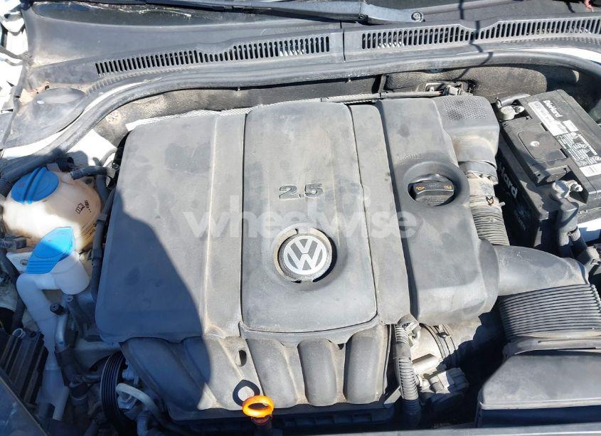Photo 10 of 2011 Volkswagen Jetta 2.5L SE (VIN 3VWDZ7AJ0BM344271)