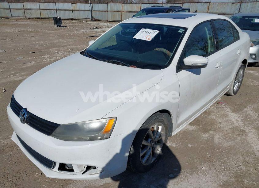 Photo 12 of 2011 Volkswagen Jetta 2.5L SE (VIN 3VWDZ7AJ0BM344271)