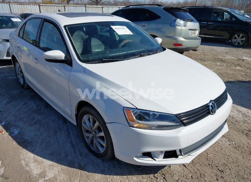 Photo 6 of 2011 Volkswagen Jetta 2.5L SE (VIN 3VWDZ7AJ0BM344271)